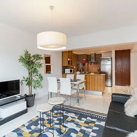 Arriaga I By An Island * Funchal (Madeira)